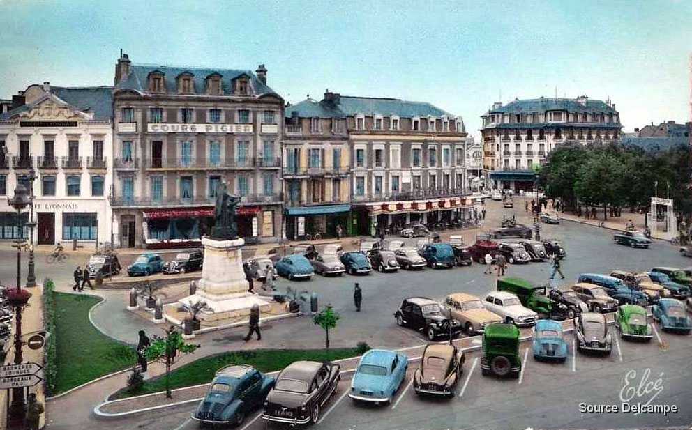 65 Tarbes Place de Verdun I.jpg